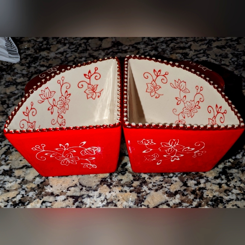 Temptations Floral Red Lace Triangle Bakeware